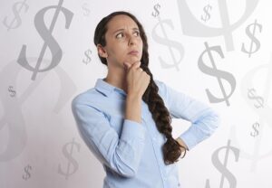 woman think how budget and saving calculate