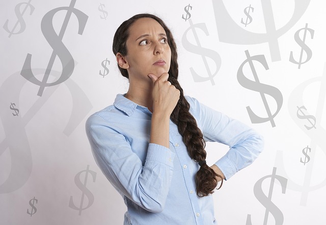 woman think how budget and saving calculate